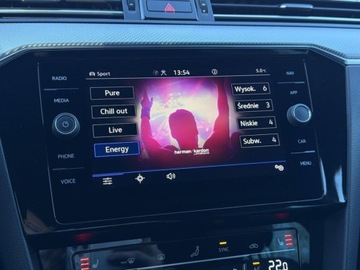 Volkswagen Passat B8 Variant Facelifting 2.0 TDI SCR 200KM 2022 Volkswagen Passat R-Line 4Mot. HarmanKardon LED Matrix Hak Kamera Cofania, zdjęcie 29