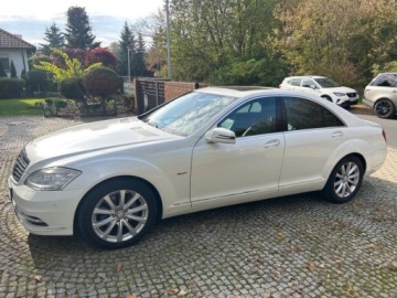 Mercedes Klasa S W221 Limuzyna Facelifting 3.5 V6 (350 BlueEFFICIENCY) 306KM 2011 Mercedes S klasa model 221 3.5 benzyna 306KM 2011r, zdjęcie 1