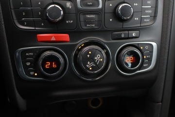 DS 4 I Hatchback (Citroen) 1.6 THP 200KM 2011 Citroen DS4 1.6 THP, Navi, Xenon, Klima, zdjęcie 13