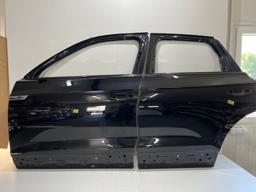 DVEŘE LEVÉ LEVÝ PŘEDNÍ ZADNÍ VOLKSWAGEN TOUAREG 760