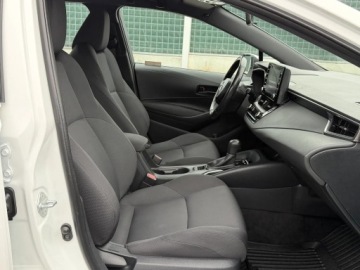 Toyota Corolla XII TS Kombi 1.8 Hybrid 122KM 2020 TOYOTA COROLLA 1.8 Hybrid Active KRAJOWA BEZWYPADKOWA I WŁAŚCICIEL, zdjęcie 11