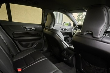 Volvo V60 II  Kombi 2.0 D3 150KM 2020 PIĘKNE V60 MOMENTUM PRO __ KUBEŁKOWE FOTELE, zdjęcie 30