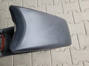 LOKETNÍ OPĚRKA PŘEDNÍ ČERNÁ TUNEL CENTRÁLNÍ LEXUS LS 460 IV 600 LA20