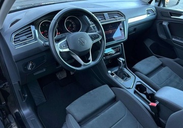 Volkswagen Tiguan II SUV Facelifting 1.5 TSI 150KM 2021 Volkswagen Tiguan Life Pakiet Premium, FV 23, ACC, Kamera cofania, Asyste, zdjęcie 6