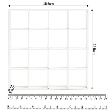 Миниатюрная витрина для кукол.