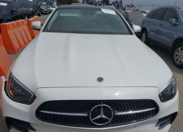 Mercedes Klasa E W213 2022 Mercedes-Benz Klasa E 2022, 2.0L, od ubezpieczalni 2.0 Benzyna 255KM, zdjęcie 4
