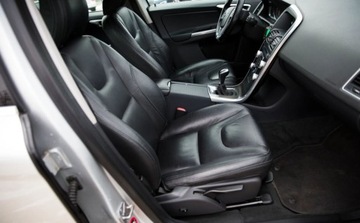 Volvo XC60 I SUV Facelifting 2.0 D3 DRIVE-E 150KM 2016 Volvo XC 60 2016R Stan bardzo dobry , wymieniony rozrzad , pelna dokumenta, zdjęcie 13