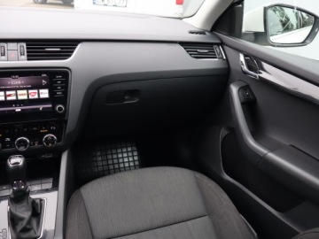 Skoda Octavia III Kombi Facelifting 2.0 TDI 150KM 2020 Skoda Octavia 2.0 TDI, Salon Polska, zdjęcie 7