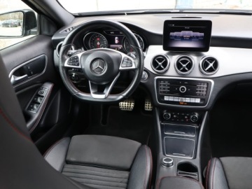 Mercedes GLA I Off-Roader Facelifting 1.6 200 156KM 2018 Mercedes GLA GLA 200, Salon Polska, Serwis ASO, zdjęcie 6