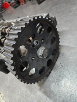 КАССЕТНЫЙ ВАЛ ВЫПУСКНОЙ ВАЛ AUDI CNH 2.0TDI 04L103292G 04L103308D