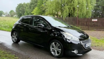 Peugeot 208 I Hatchback 3d 1.6 e-HDI 92KM 2014 Peugeot 208 Peugeot 208 1.6 e-HDi Allure STT 1.6 Diesel 92KM, zdjęcie 4