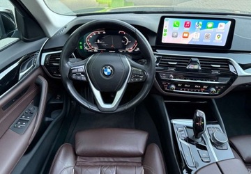 BMW Seria 5 G30-G31 Touring Facelifting 2.0 520i 184KM 2021 BMW Seria 5 BMW Seria 5 520i Touring Luxury Line 2.0 Benzyna 184KM, zdjęcie 28