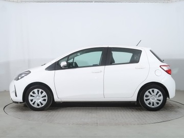 Toyota Yaris III Hatchback 5d Facelifting 2017 1.0 VVT-i 72KM 2020 Toyota Yaris 1.0 VVT-i, Salon Polska, zdjęcie 2