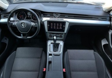 Volkswagen Passat B8 Limousine 1.8 TSI BlueMotion Technology 180KM 2017 Volkswagen Passat Comfortline Pakiet Business, ACC GPS, Czujniki, Keyless, zdjęcie 3