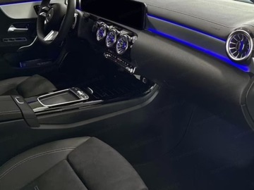 Mercedes CLA C118/X118 Coupe Facelifting 2.0 220 190KM 2025 MERCEDES-BENZ CLA 220 4-Matic AMG Line 2.0 (190KM) 2025, zdjęcie 11