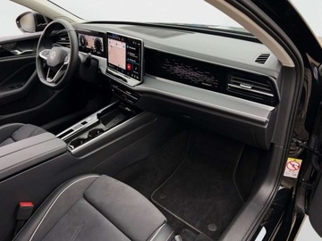 Volkswagen Passat B8 Variant Facelifting 2.0 TDI SCR 150KM 2024 Volkswagen Passat 2.0TDI 150KM Elegance DSG SerwisASO Acc Matrix Hak Navi, zdjęcie 18