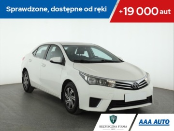 Toyota Corolla XI Sedan 1.4 D-4D 90KM 2015 Toyota Corolla 1.4 D-4D, Salon Polska, Klima