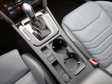 Volkswagen Arteon Fastback Facelifting 2.0 TDI 200KM 2022 Volkswagen Arteon Shooting Brake Elegance 2,0TDI 200km 4x4 FV-VAT23, zdjęcie 33