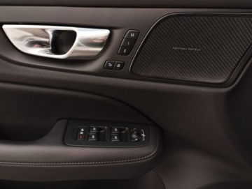 Volvo 2024 Volvo V60 Cross Country Plus B5 B AWD automat 250KM - FV23, GWARANCJA 2.0, zdjęcie 10