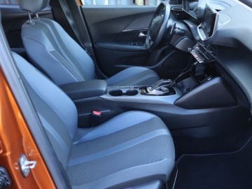 Peugeot 2008 II SUV 1.2 PureTech 130KM 2020 Peugeot 2008 1.2 PureTech, Salon Polska, zdjęcie 8