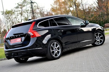 Volvo V60 I Kombi Facelifting 1.6 D2 115KM 2015 Volvo V60 LiFT Ocean Race 1,6 HDi Ledy Digital, zdjęcie 1