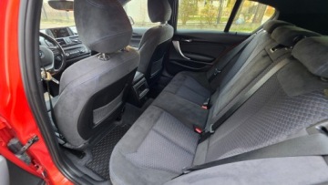 BMW Seria 1 F20-F21 Hatchback 5d 118i 170KM 2012 BMW Seria 1 Rudy niemiec z eM Pakietem 1.6 Benzyna 170KM, zdjęcie 18