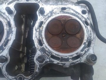 КОМПЛЕКТ ГОЛОВКИ ЦИЛИНДРА HONDA VFR 750 RC36E