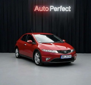 Honda Civic VIII Hatchback 3d 1.8 i-VTEC 140KM 2011