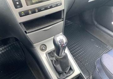 Toyota Corolla IX (E12) Sedan 1.4 D-4D 90KM 2006 Toyota Corolla 1.4 D-4D 90 KM Serwisowany w ASO Toyota 1.4 Diesel 90KM, zdjęcie 14