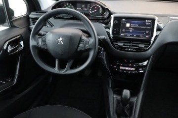 Peugeot 208 I Hatchback 5d Facelifting 1.2 PureTech 82KM 2017 Peugeot 208 1.2 PureTech, Klima, Klimatronic, zdjęcie 6