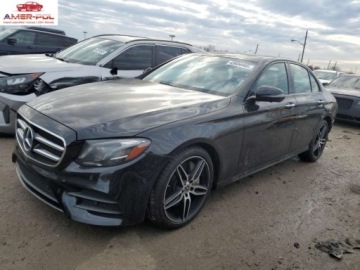 Mercedes Klasa E W213 2020 Mercedes-Benz Klasa E 2020r., E350 4MATIC, od ubezpieczalni 2.0 Benzyna