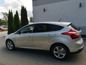 Ford Focus III Hatchback 5d 1.6 Duratorq TDCi DPF 115KM 2013 Ford Focus 1.6 TDCI 115KM Klimatronik Navi ALU, zdjęcie 7