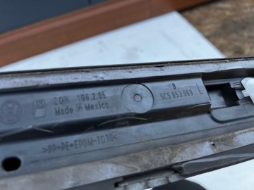 LIŠTA DVEŘE PRAVÝ PŘEDNÍ VW VOLKSWAGEN BEETLE 5C 5C5853969 BARVA LH8Z