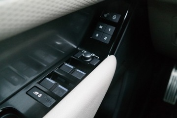 Land Rover Range Rover Velar SUV 2.0 Si4 250KM 2018 Land Rover Range Rover Velar Land Rover Range Rove, zdjęcie 20