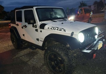 Jeep Wrangler III Unlimited Facelifting 3.6 V6 286KM 2012 Jeep Wrangler Jeep Wrangler 3.6 Benzyna 286KM, zdjęcie 13