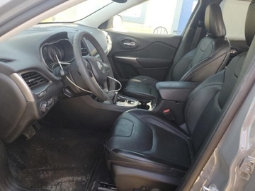 Jeep Cherokee V 2022 Jeep Cherokee Latitude Lux 2022 3.2l 3.2 Benzyna 271KM, zdjęcie 7