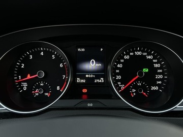 Volkswagen Passat B8 Variant Facelifting 1.5 TSI EVO 150KM 2021 Volkswagen Passat Podgrzewane fotele | APP | Tempo, zdjęcie 16