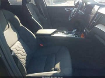Volvo XC60 II 2026 Volvo XC 60 b5 plus, 2026r., 4x4, 2.0L 2.0 Benzyna 247KM, zdjęcie 8