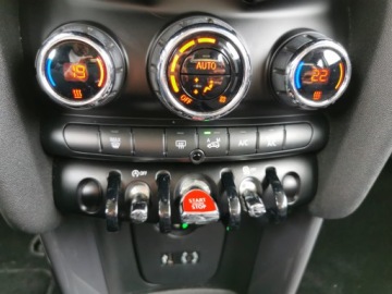 Mini One II 2016 MINI F56 Hatchback 1.2 102KM , Manual, Przebieg 83816, zdjęcie 9