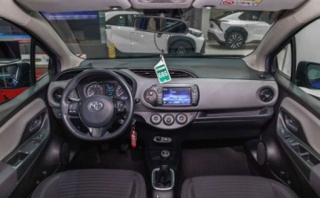 Toyota Yaris III Hatchback 5d Facelifting 2017 1.5 Dual VVT-iE 111KM 2017 Toyota Yaris 1.5 Premium 1.5 Benzyna 111KM, zdjęcie 11