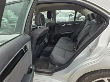 Mercedes Klasa C W204 Limuzyna 2.2 200 CDI BlueEFFICIENCY 136KM 2011 Mercedes C 220 2,2 diesel 136KM, zdjęcie 5