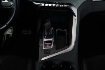 Peugeot 3008 II Crossover 2.0 BlueHDi 180KM 2017 Peugeot 3008 2.0 BlueHDi, 178 KM, Automat, Skóra, zdjęcie 15