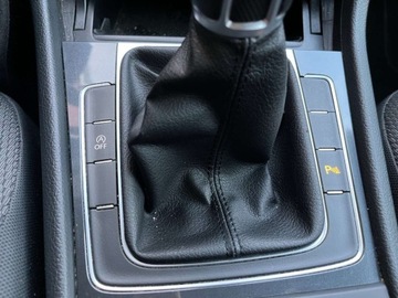 Volkswagen Golf VII Variant 2.0 TDI CR DPF BlueMotion Technology 150KM 2017 Volkswagen Golf 2.0 diesel 150 KM BEZWYPADKOWY 6 biegow zadbany zamia, zdjęcie 23