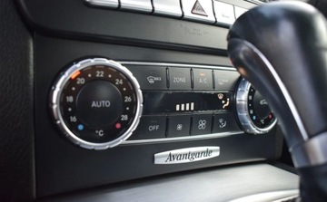 Mercedes Klasa C W204 Limuzyna Facelifting 180 CDI BlueEFFICIENCY 120KM 2011 Mercedes-Benz Klasa C Mercedes-Benz Klasa C 180 CDI 7G-TRONIC Avantgarde E, zdjęcie 24