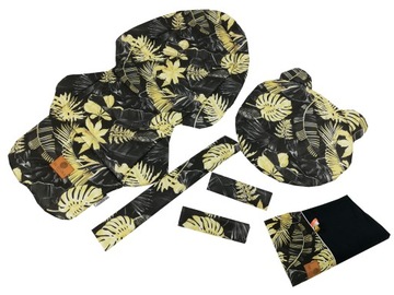 Комплект коляски с подушкой и защитой.