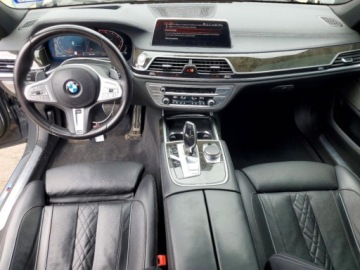 BMW Seria 7 G70 2022 BMW Seria 7 BMW serii 7 750i xDrive Sedan z 2022 roku , od ubezpieczalni, zdjęcie 8