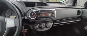 Toyota Yaris III Hatchback 5d 1.0 VVT-i 69KM 2013 Toyota Yaris 1.O BENZ ,bezwypadek,jeden wlasciciel ,kupiony w aso toyota, zdjęcie 13