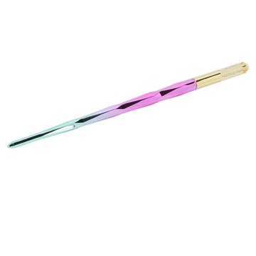 Красочная ручка для микроблейдинга ручной работы.