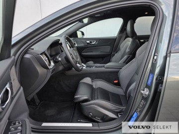 Volvo V60 II  Kombi Facelifting 2.0 B4 197KM 2025 Volvo V60 FV23 Plus Dark B4 197KM ACC BLIS Panoram, zdjęcie 10