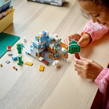 LEGO Minecraft 21243 Снежные вершины в подарок